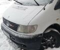 Белый Мерседес Вито, объемом двигателя 2.15 л и пробегом 380 тыс. км за 4000 $, фото 1 на Automoto.ua