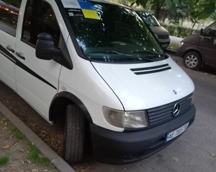 Белый Мерседес Вито, объемом двигателя 2.1 л и пробегом 235 тыс. км за 1800 $, фото 4 на Automoto.ua