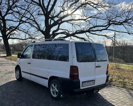 Белый Мерседес Вито, объемом двигателя 2.1 л и пробегом 325 тыс. км за 4250 $, фото 1 на Automoto.ua