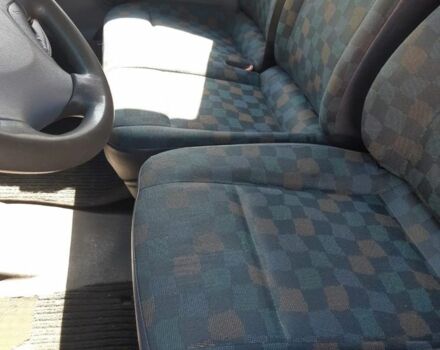 Белый Мерседес Вито, объемом двигателя 2.2 л и пробегом 220 тыс. км за 4900 $, фото 7 на Automoto.ua