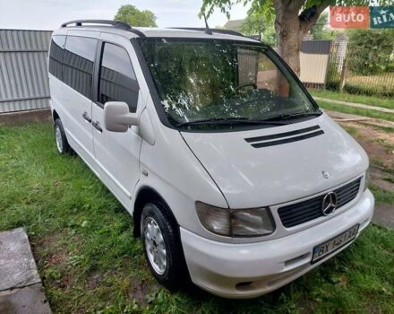 Белый Мерседес Вито, объемом двигателя 2.15 л и пробегом 320 тыс. км за 4700 $, фото 1 на Automoto.ua