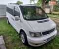 Белый Мерседес Вито, объемом двигателя 2.15 л и пробегом 320 тыс. км за 4700 $, фото 1 на Automoto.ua