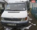 Белый Мерседес Вито, объемом двигателя 2.2 л и пробегом 437 тыс. км за 4200 $, фото 1 на Automoto.ua