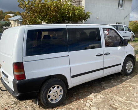 Белый Мерседес Вито, объемом двигателя 2.2 л и пробегом 380 тыс. км за 5300 $, фото 2 на Automoto.ua