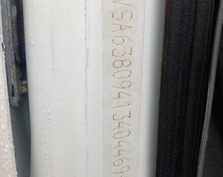 Белый Мерседес Вито, объемом двигателя 2.1 л и пробегом 235 тыс. км за 1800 $, фото 6 на Automoto.ua