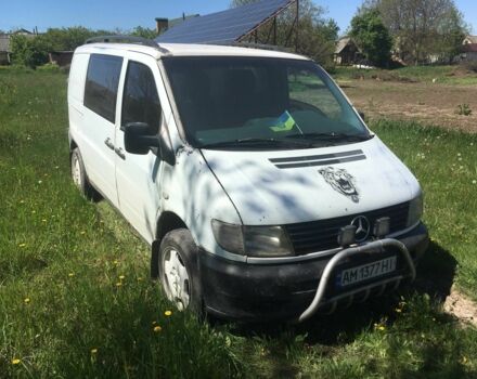 Белый Мерседес Вито, объемом двигателя 2.2 л и пробегом 460 тыс. км за 2600 $, фото 1 на Automoto.ua