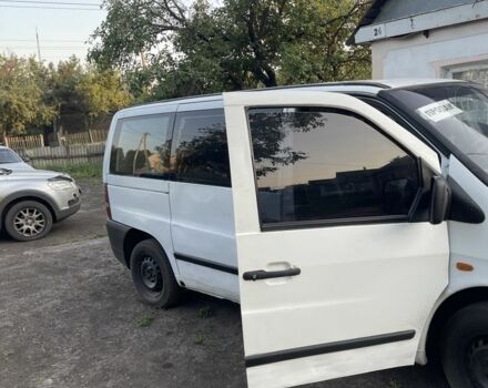 Белый Мерседес Вито, объемом двигателя 2 л и пробегом 400 тыс. км за 2906 $, фото 3 на Automoto.ua