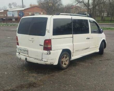 Белый Мерседес Вито, объемом двигателя 2.2 л и пробегом 350 тыс. км за 2550 $, фото 2 на Automoto.ua