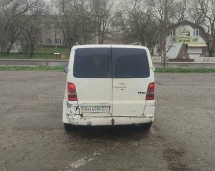 Белый Мерседес Вито, объемом двигателя 2.2 л и пробегом 350 тыс. км за 2550 $, фото 5 на Automoto.ua