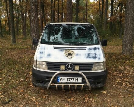 Белый Мерседес Вито, объемом двигателя 2.2 л и пробегом 460 тыс. км за 2600 $, фото 2 на Automoto.ua
