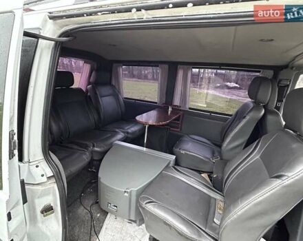 Белый Мерседес Вито, объемом двигателя 2.1 л и пробегом 402 тыс. км за 6500 $, фото 4 на Automoto.ua