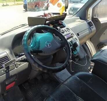 Белый Мерседес Вито, объемом двигателя 2.15 л и пробегом 550 тыс. км за 5000 $, фото 4 на Automoto.ua