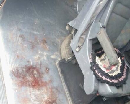 Белый Мерседес Вито, объемом двигателя 2.15 л и пробегом 300 тыс. км за 2100 $, фото 6 на Automoto.ua