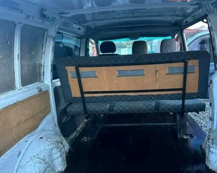 Белый Мерседес Вито, объемом двигателя 2.2 л и пробегом 241 тыс. км за 3000 $, фото 6 на Automoto.ua