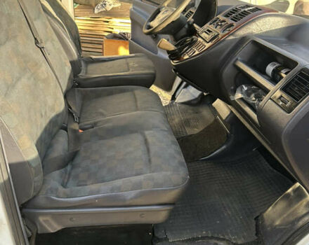 Белый Мерседес Вито, объемом двигателя 2.15 л и пробегом 390 тыс. км за 3699 $, фото 12 на Automoto.ua