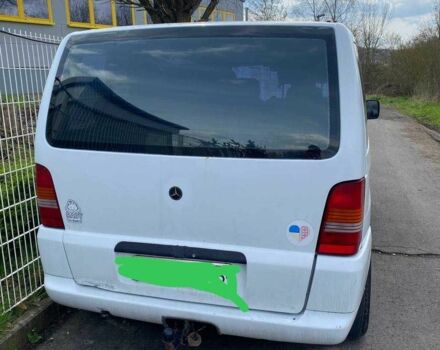 Белый Мерседес Вито, объемом двигателя 2.2 л и пробегом 500 тыс. км за 4659 $, фото 2 на Automoto.ua