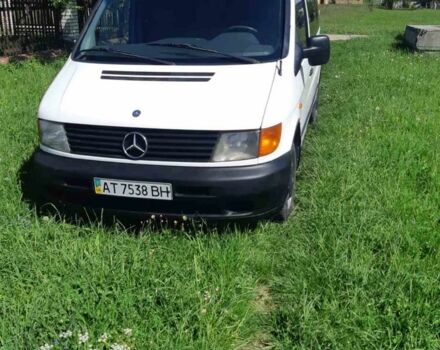 Белый Мерседес Вито, объемом двигателя 2.2 л и пробегом 220 тыс. км за 4900 $, фото 2 на Automoto.ua