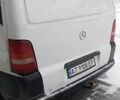 Белый Мерседес Вито, объемом двигателя 2.15 л и пробегом 380 тыс. км за 4000 $, фото 1 на Automoto.ua