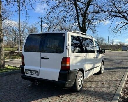 Белый Мерседес Вито, объемом двигателя 2.1 л и пробегом 325 тыс. км за 4250 $, фото 2 на Automoto.ua