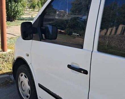 Белый Мерседес Вито, объемом двигателя 2.15 л и пробегом 350 тыс. км за 4300 $, фото 6 на Automoto.ua