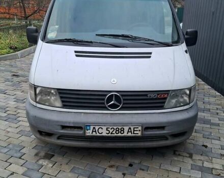 Белый Мерседес Вито, объемом двигателя 2.15 л и пробегом 327 тыс. км за 2500 $, фото 2 на Automoto.ua