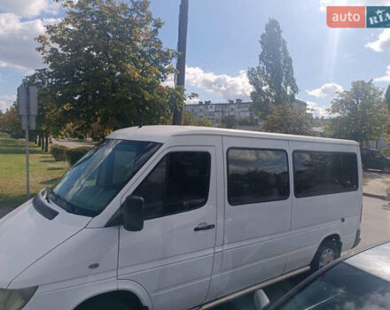 Белый Мерседес Вито, объемом двигателя 2.15 л и пробегом 700 тыс. км за 8200 $, фото 7 на Automoto.ua