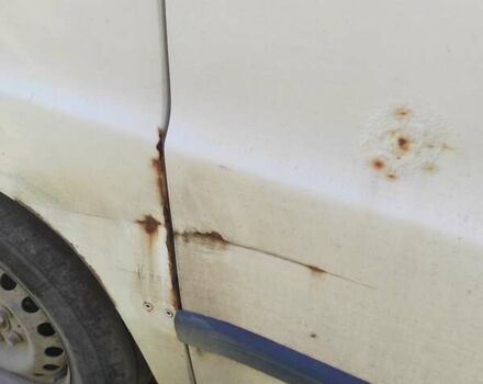 Белый Мерседес Вито, объемом двигателя 2.15 л и пробегом 315 тыс. км за 3800 $, фото 9 на Automoto.ua