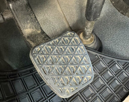 Белый Мерседес Вито, объемом двигателя 2.15 л и пробегом 302 тыс. км за 7400 $, фото 30 на Automoto.ua