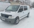 Белый Мерседес Вито, объемом двигателя 2.2 л и пробегом 320 тыс. км за 3950 $, фото 1 на Automoto.ua
