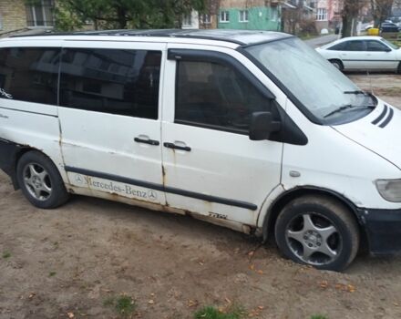 Белый Мерседес Вито, объемом двигателя 0 л и пробегом 328 тыс. км за 2000 $, фото 1 на Automoto.ua