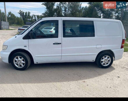 Белый Мерседес Вито, объемом двигателя 2.15 л и пробегом 329 тыс. км за 4300 $, фото 4 на Automoto.ua