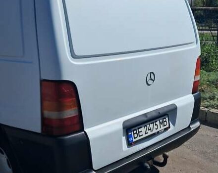 Белый Мерседес Вито, объемом двигателя 2.15 л и пробегом 350 тыс. км за 4300 $, фото 4 на Automoto.ua