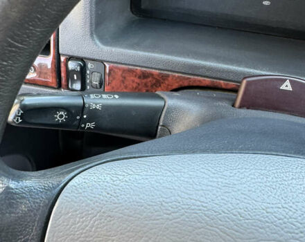 Белый Мерседес Вито, объемом двигателя 2.15 л и пробегом 301 тыс. км за 7300 $, фото 58 на Automoto.ua