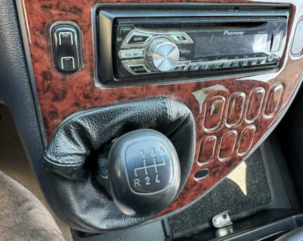 Белый Мерседес Вито, объемом двигателя 2.15 л и пробегом 301 тыс. км за 7300 $, фото 59 на Automoto.ua