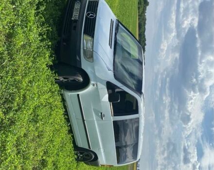 Белый Мерседес Вито, объемом двигателя 2.1 л и пробегом 400 тыс. км за 4300 $, фото 2 на Automoto.ua