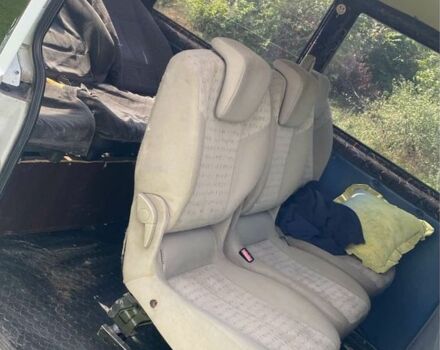 Белый Мерседес Вито, объемом двигателя 2.1 л и пробегом 400 тыс. км за 4300 $, фото 5 на Automoto.ua