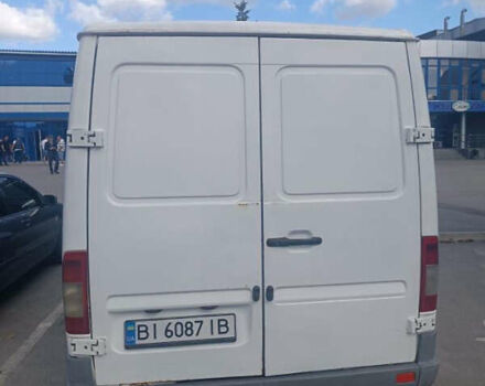 Белый Мерседес Вито, объемом двигателя 2.15 л и пробегом 700 тыс. км за 8200 $, фото 3 на Automoto.ua