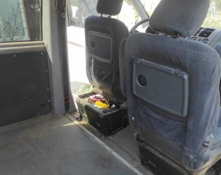 Белый Мерседес Вито, объемом двигателя 2.15 л и пробегом 315 тыс. км за 3800 $, фото 6 на Automoto.ua