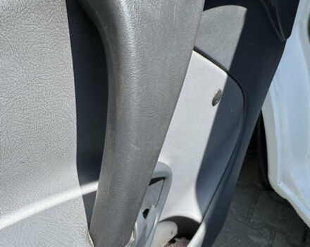 Белый Мерседес Вито, объемом двигателя 2.15 л и пробегом 301 тыс. км за 7300 $, фото 52 на Automoto.ua