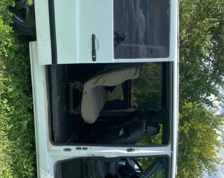 Белый Мерседес Вито, объемом двигателя 2.1 л и пробегом 400 тыс. км за 4300 $, фото 6 на Automoto.ua