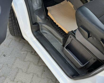 Белый Мерседес Вито, объемом двигателя 2.15 л и пробегом 301 тыс. км за 7300 $, фото 64 на Automoto.ua