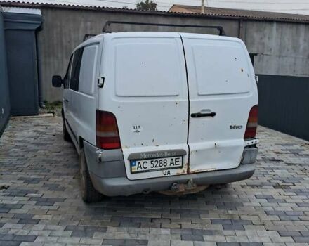 Белый Мерседес Вито, объемом двигателя 2.15 л и пробегом 327 тыс. км за 2500 $, фото 3 на Automoto.ua