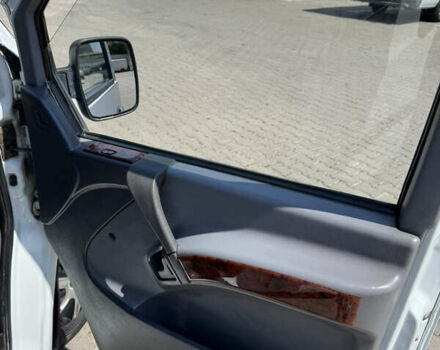 Белый Мерседес Вито, объемом двигателя 2.15 л и пробегом 301 тыс. км за 7300 $, фото 49 на Automoto.ua