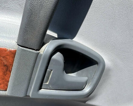 Белый Мерседес Вито, объемом двигателя 2.15 л и пробегом 302 тыс. км за 7400 $, фото 8 на Automoto.ua