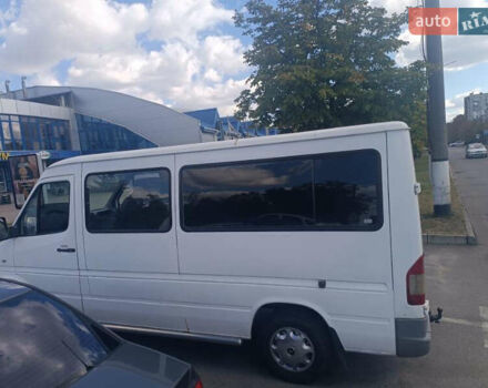 Белый Мерседес Вито, объемом двигателя 2.15 л и пробегом 700 тыс. км за 8200 $, фото 6 на Automoto.ua