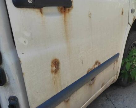 Белый Мерседес Вито, объемом двигателя 2.15 л и пробегом 315 тыс. км за 3800 $, фото 7 на Automoto.ua