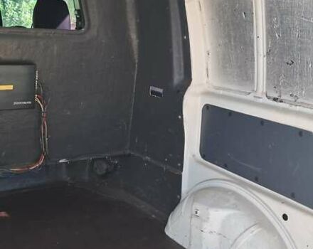 Белый Мерседес Вито, объемом двигателя 2.15 л и пробегом 350 тыс. км за 4300 $, фото 2 на Automoto.ua