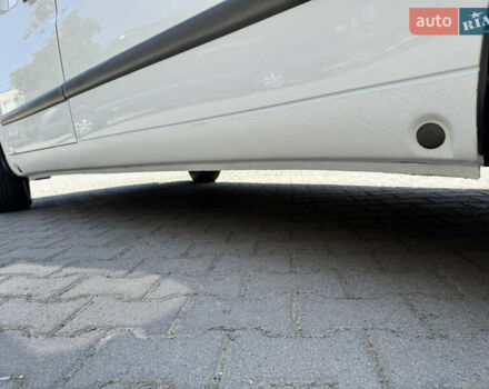 Белый Мерседес Вито, объемом двигателя 2.15 л и пробегом 301 тыс. км за 7300 $, фото 15 на Automoto.ua