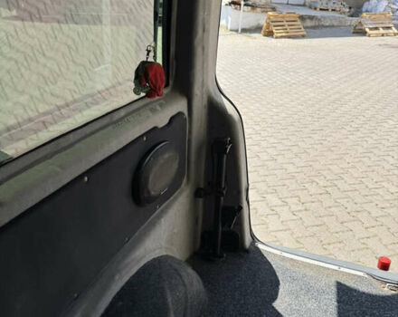 Белый Мерседес Вито, объемом двигателя 2.15 л и пробегом 301 тыс. км за 7300 $, фото 27 на Automoto.ua