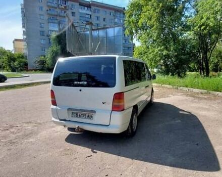 Белый Мерседес Вито, объемом двигателя 2.2 л и пробегом 373 тыс. км за 5000 $, фото 3 на Automoto.ua